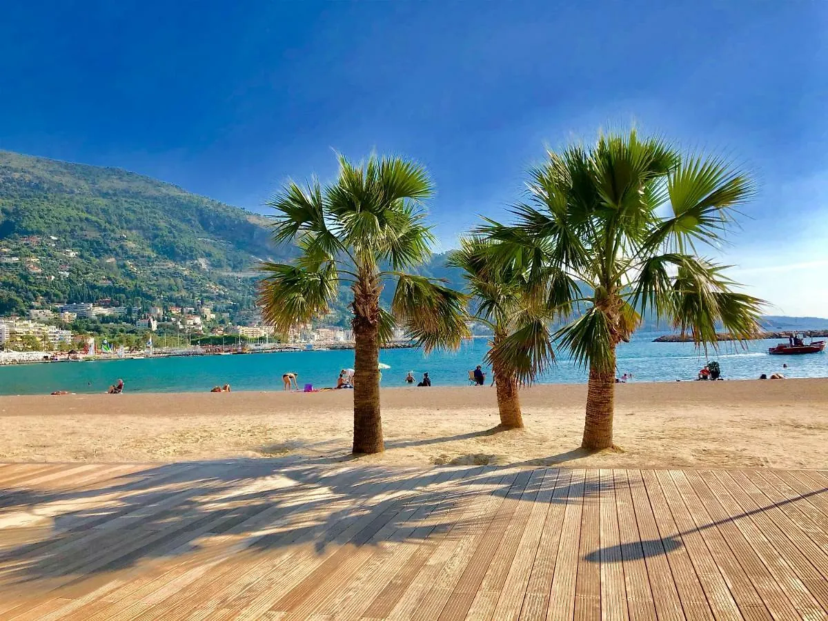 Les Glycines Daire Menton 0*,  Fransa